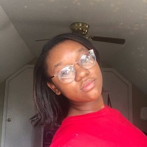 Meet your Posher, Luna